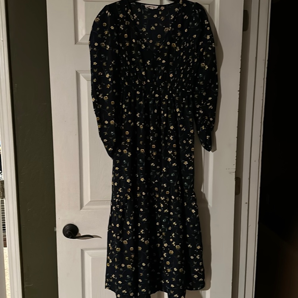 Entrance prairie dress size medium. Excellent condition.